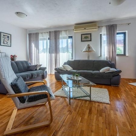Apartmani Deleut نوفي فينودولسكي المظهر الخارجي الصورة