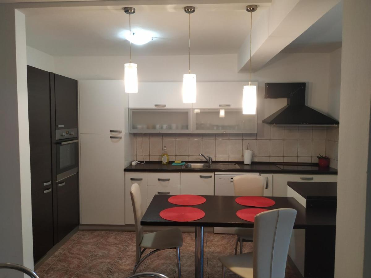 Apartmani Deleut نوفي فينودولسكي المظهر الخارجي الصورة