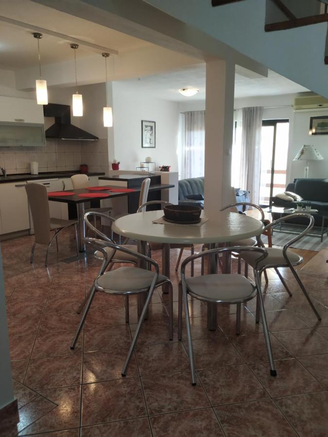 Apartmani Deleut نوفي فينودولسكي المظهر الخارجي الصورة