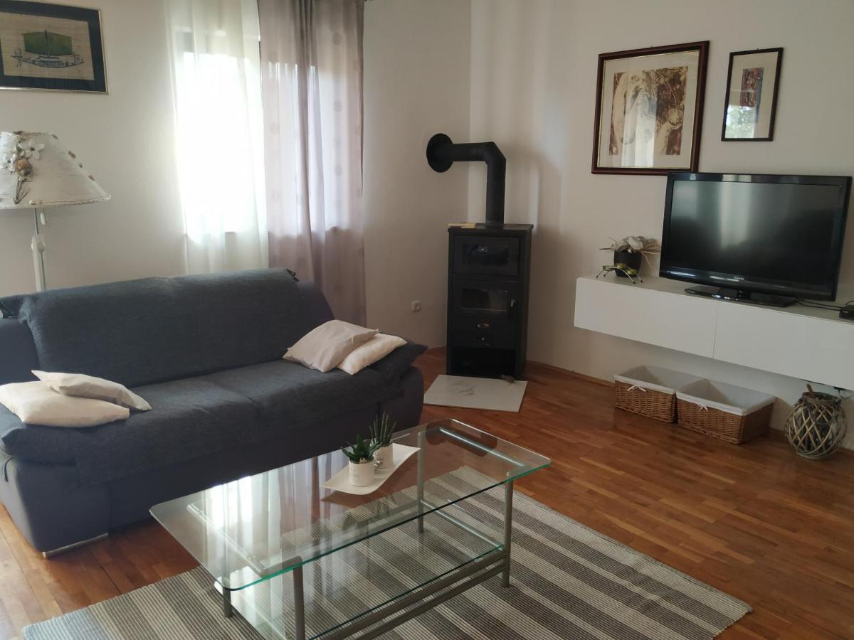 Apartmani Deleut نوفي فينودولسكي المظهر الخارجي الصورة