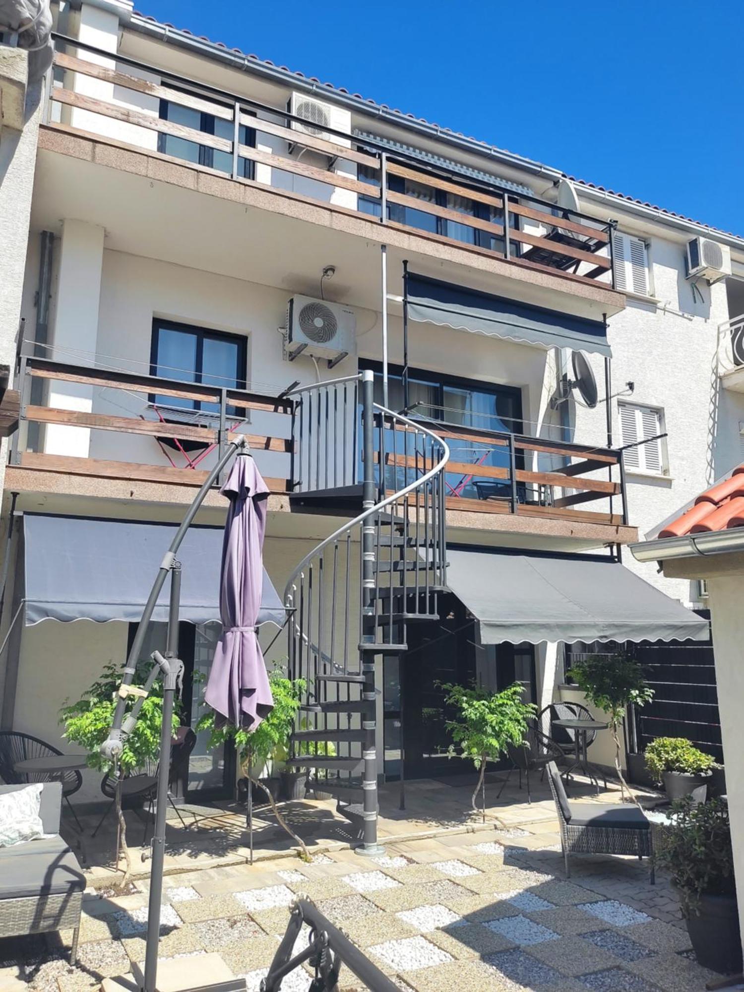 Apartmani Deleut نوفي فينودولسكي المظهر الخارجي الصورة