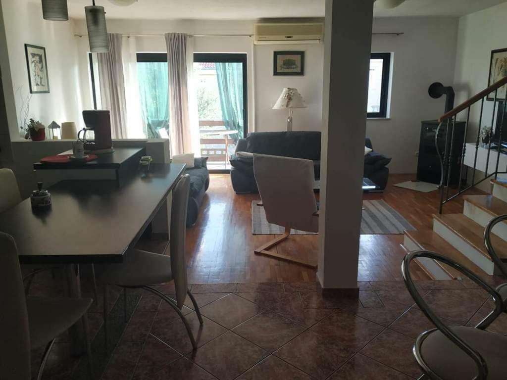 Apartmani Deleut نوفي فينودولسكي المظهر الخارجي الصورة