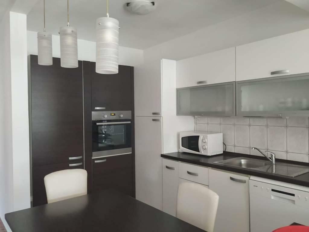 Apartmani Deleut نوفي فينودولسكي المظهر الخارجي الصورة